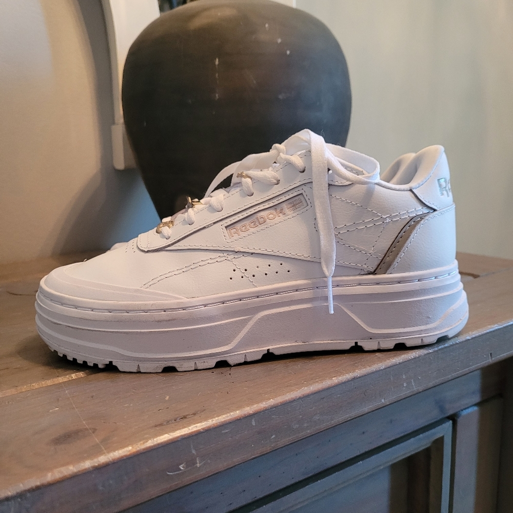 Reebok leather tennis style sneakers
